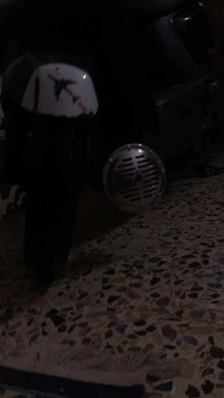 سلام عليكم دراجة بوليس نوزل دراجة كلش حلوه ونضيفه السعر 750وبيه مجال بسيط من عنده الهورن ول دمام *********** العنوان مشتل
