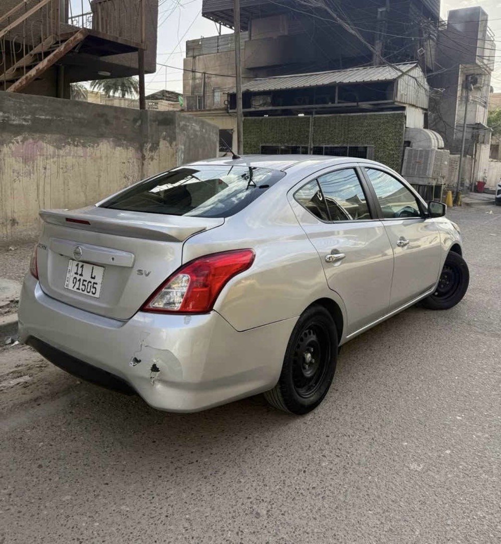 سلام عليكم  نيسان صني فيرسا ١٩  فووول و مكفول رقمهه بغداد الجديد ب اسمي   تحويل ربع ساعه بالطوبجي  سياره جاهزه  من كلشي  كبل  للشارع 
سياره  بيهه اربع قطع 
مكانهه  بغداد  الدوره 
عارضهه ب ٩٣ مجال  قليل  للشراي 
تواصل 
***********