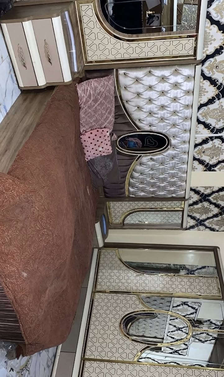 بيت للبيع
السلام عليكم للبيع بيت مساحة 275م

تصميمة كلش حلو متكون من

ديوان + 3 غرف نوف + حمام داخل غرفة النوم + مطبخ + حمام داخلي + حمامات 2 خارجيات وحديقة + مخزن صغير

تجاوز /العنوان الزبير مدرسة قتال مقابل جامع المصطفى 

السعر 30 مليون وبية مجال بسيط

للتواصل ‭0770 737 6317‬

‭0781 437 9388‬
