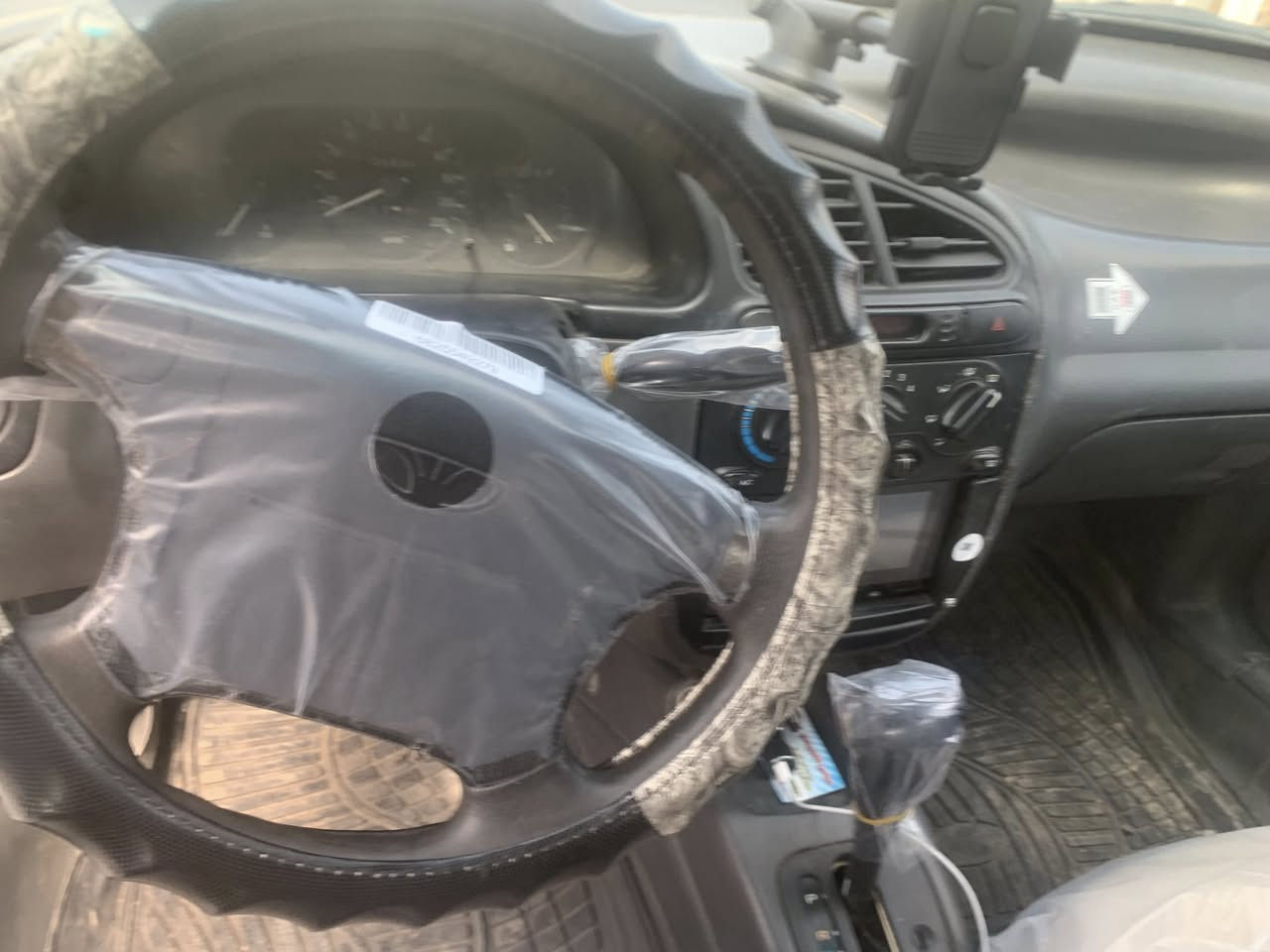 للبيع دايو لانوس موديل 2001 كير اوتماتيك تبريد شغال محرك نظيف  4 جام كهرباء الكير بي تأخير فقط باسمي السعر 37 وبيها مجال *********** مكاني بغداد مقابل مجمع نجمة
