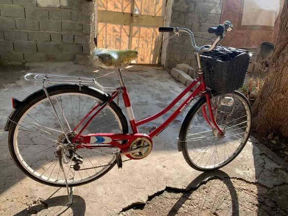 سلام عليكم بايسكل ياباني حجم 27 اصلي انطي ب شرط نضيف حيل وكله بلادي  مكاني شقق صدام قرب دفاع المدني السعر 85 وبي مجال هاذ رقمي ***********
