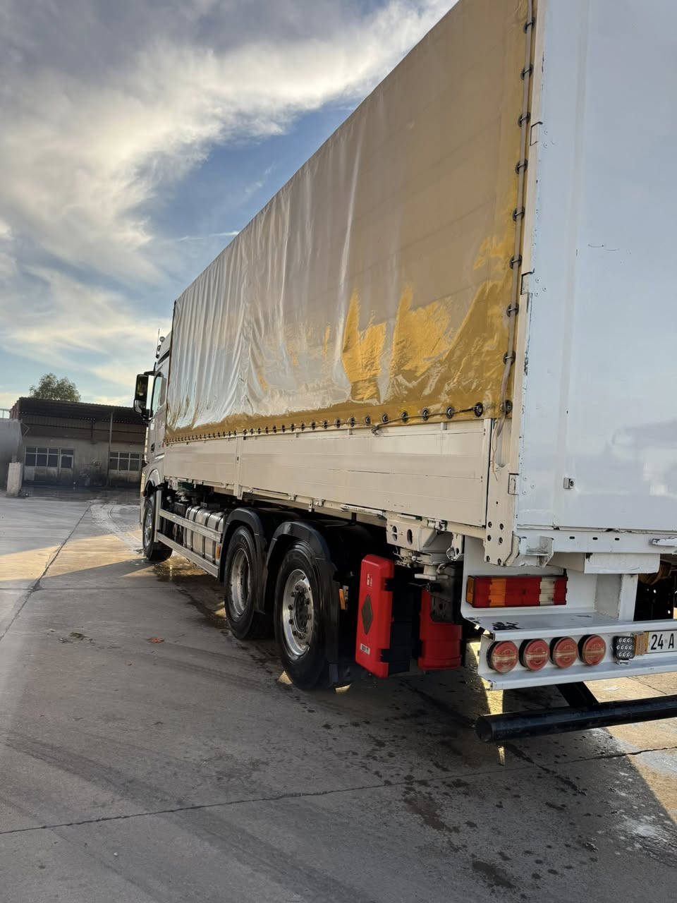 وحش 2017 
رتايدر 
سبلت خزن 
كامره وحساس 
حجم السياره الحقيقي 2545
تايرات جديده 
مكفوله كفاله عامه 
العنون دهوك 
*********** واتساب
