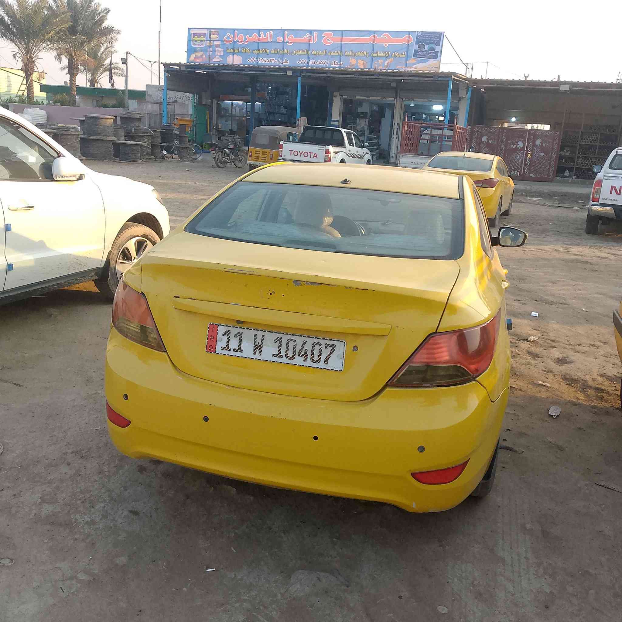 رجائا اخي اقراء المنشور 
اكسنت 2012 خليجي 1600 قطرتين 
1 - محرك تجفيت جديد غراض اصلية 
2- منظومة تبريد جديدة وكالة  (كاملة )
3- عقل اصلي جديد  
4- شاشة اندرويد 
5 - رقم بغداد انگليزي
6 -داخلها كلش حلو ومغلفه
السيارة تحتاج ترتيب بس ممئثر عليها 
صدر سويته قبل فترة قليلة بس بي طكطكة
بيها رجفة من ال40 لل60 مال درايم شفت
دعاميتها تحتاج تبديل 
بيها ضربة خلفية بمكان البك لايتات مصلحينها 
سعرها 72 وبيها مجال 
مكاني بغداد النهروان 
وتواجدي بشارع فلسطين 
***********
