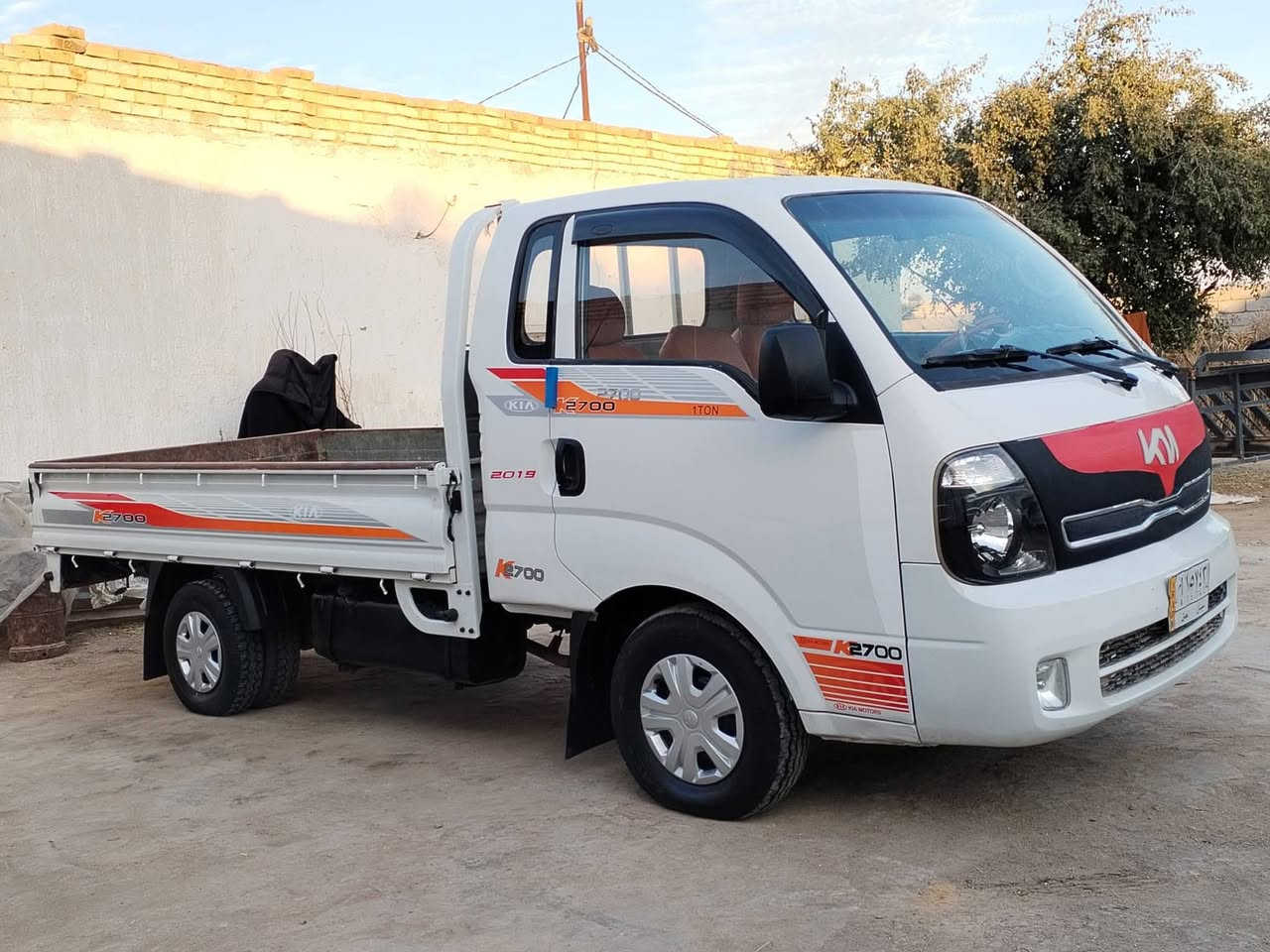 سيارة كيا حمل 2016
السعر 95
سياره بكيت مانت الله بس اليدور نضيف يخابر ويبشر
رقم ميسان مشروع وطني 
سيارة كفالة عامة من الصبغ والتبديل والضربة وحتى البارد
سيارة جديده ما متعوبة 
مكينة مكفولة شرط برغي ما مفتوح بيها   مشروع وطني تحويل مباشر
رقم شاصي واضح جداً
شاصي مكفول 
تبريد وتدفئة كلها شغالة وضع شركة
تخم تاير جديد 
كهربائيات كلها شغالة 
مكان السيارة ناصرية للاستفسار اكثر ***********
