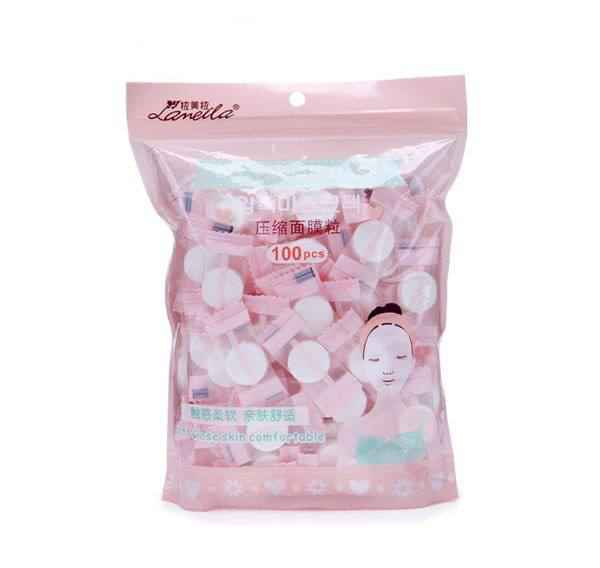 ويتدللون علينا الجميلات 🌸 

ماسك الكبسولة المضغوطة😍
هو عبارة عن كبسولة تتخلى بالماء تطلع قناع على شكل الوجه بالضبط   
بعدين أجيب الماسك و نخلي بالتونر الخاص …وهسة صار الماسك مشبع بالتونر ونخلي على الوجه لمدة ١٥ دقيقة  وبعدين نشيله ونخلي مرطب 
ينفع للبشرة الدهنية ؟  أكيد ينفع بس لازم التونر خاص للبشرة الدهنية 
شنو ممكن أستخدم بدل التونر ؟ مي الورد ينفع 
شنو الفائدة من ماسك التونر هذا

زين الماسك المضغوط يستخدم بس ويه التونر ؟ أكيد لا... تكدرين تستخدمي ويه أي ماسك إنتي حابته مي رز ، جل الصبار أو سيرومات مثل فيتامين سي و هايرونك أسد تخلي كماسك.🌸
الكيس يحتوي على ٥٠ ماسك مضغوط🌸 البصرة, العراق


**إذا كنت صاحب هذا الإعلان وتريد حذفه لأي سبب، رجاءا أرسل رسالة إلى الدعم الفني**