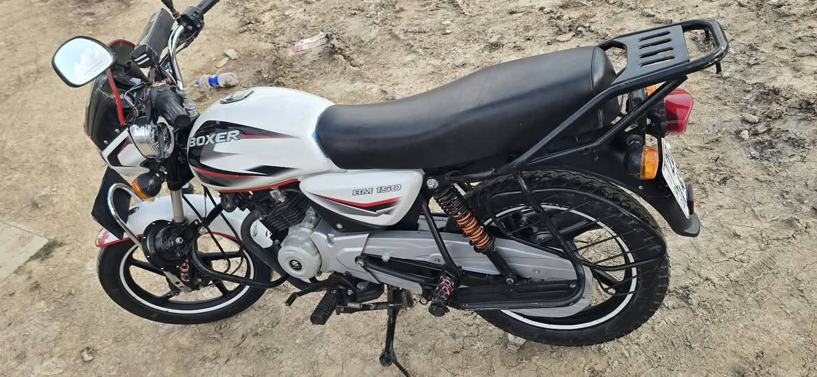 سلام عليكم بوكسر للبيع موديل 22)
مرقم مكاني ديالى بعكوبة 
***********
