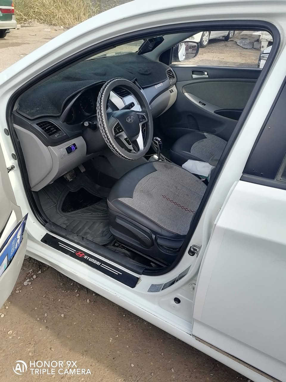 السلام عليكم ورحمة الله وبركاته
للبيع اكسنت خليجي موديل ٢٠١٣ مكفوله من ضربه وصبغ للبيع للاستفسار أو الاتصال على الرقم *********** او واتساب موجود والرقم الثاني *********** واتساب موجود
