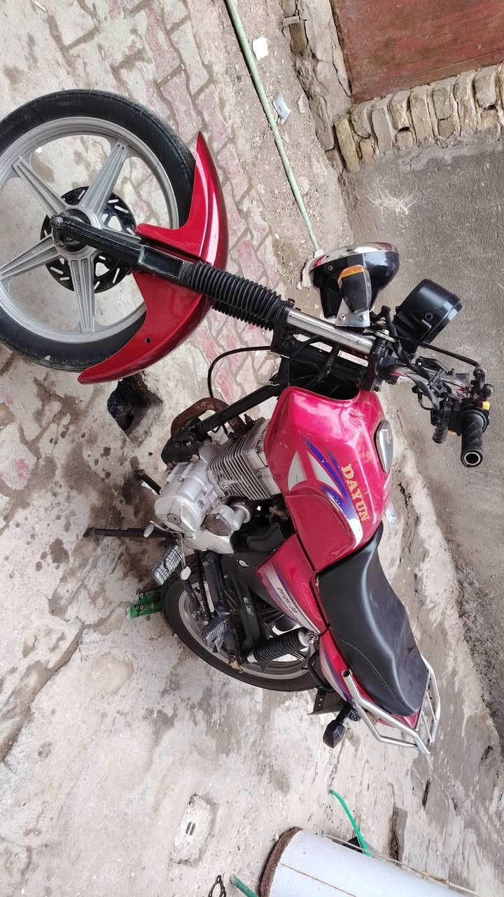 لسلام عليكم دراجه دايون بدون اوراق مكفوله كلشي شغال بيه مكاني سده الهنديه السعر 425 وبيه مجال
***********
