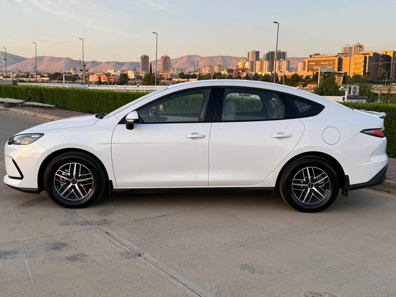 Byd sel 05 /2025            تەنها یەک شوخت لەسەر دەعامێکەی هیە هیچی تری پێوە نیە    سەیارەکە /٦٠٠٠ / ڕۆشتوە 
***********
138$ السليمانية, العراق
