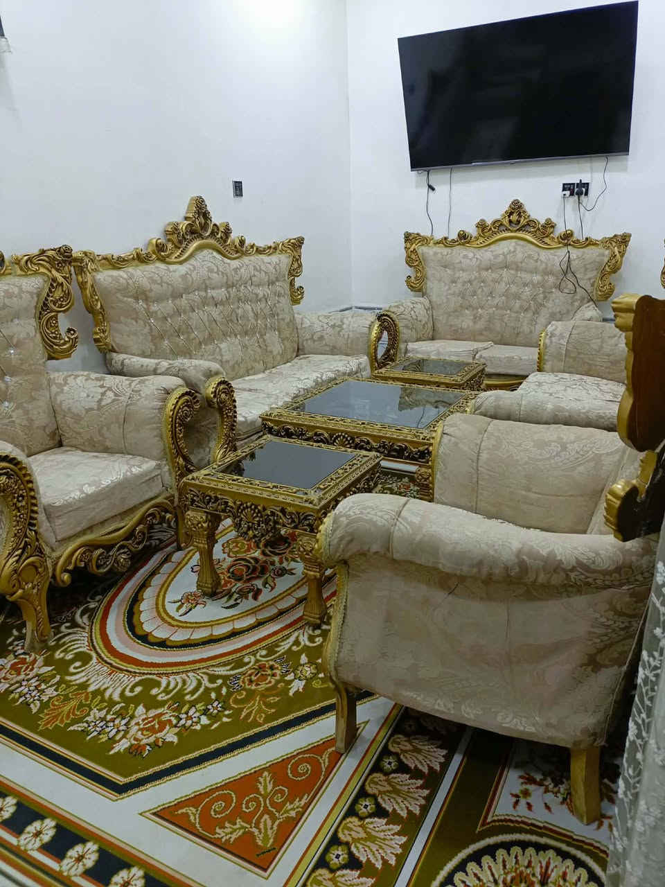 تخم تركي التاج الحفر مو العادي رئاسي 5 قطع 10 نفرات طبلاته كامله ومفرشه جديد كلش زلغ مابي قوه ومتانه استعمال قليل 450 بي مجال قليل الي يريده يراسلني او يتصل ع الرقم ***********.... @الجميع
