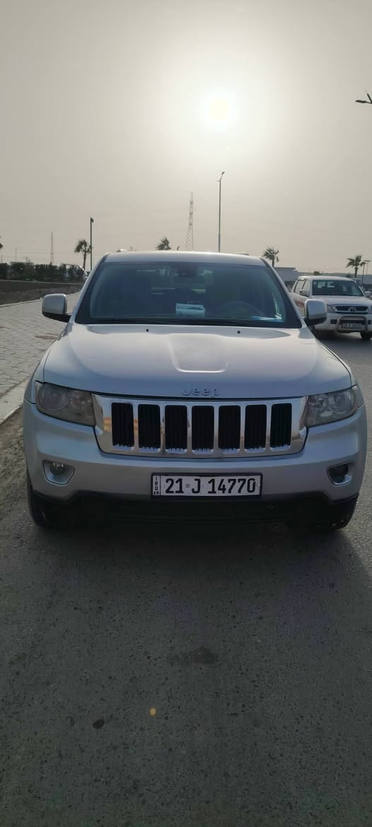 السلام عليكم
جيب شيروكي 2012 امريگي ..
رقم سليمانيه دولي الجديد .. هزه وسنويه كلها جديد
شـرط التحويل والغرامات
محـرك شرط .. كير شرط
بيها جاملغ عكس السايق رش فقـط بدون دواخل شرط الفحص 
تايرات جدد .. صدر جديد .. تبريد ثلج .. تدفئه 
السعر 175 $ بيها مجال
المكان صلاح الدين _ تكريت
هـ ***********
هـ ***********
( اعــتــذر عن الاقســاط والوعــده )
