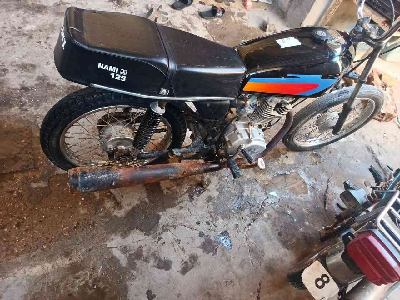 دراجه ادوات للبيع شاصي جديد نامه مكينه نيرجي كفاله 300وبيه مجال الدراجه نضيفه بمعنه الكلمه ***********
