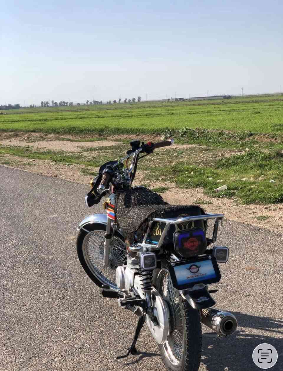 السلام عليكم دراجه للبيع موديل 2026 اربعه كير دراجه جديده مابيهاا اي نقص محرك 125Cc  صار 3 اشهرر من مطلعهاا ماشيه 3000 دراجه نضيفه محركه جديد سبانه مطاخه الدراجه خيرر من الله تجي واتشوف بعينك شلعه ومعدل فولل سعر 800 وبيهاا مجال مكان خانقين ملك شاه للستفسار راسل خاص اوو اتصل ع الرقم ‭0775 798 7677‬
