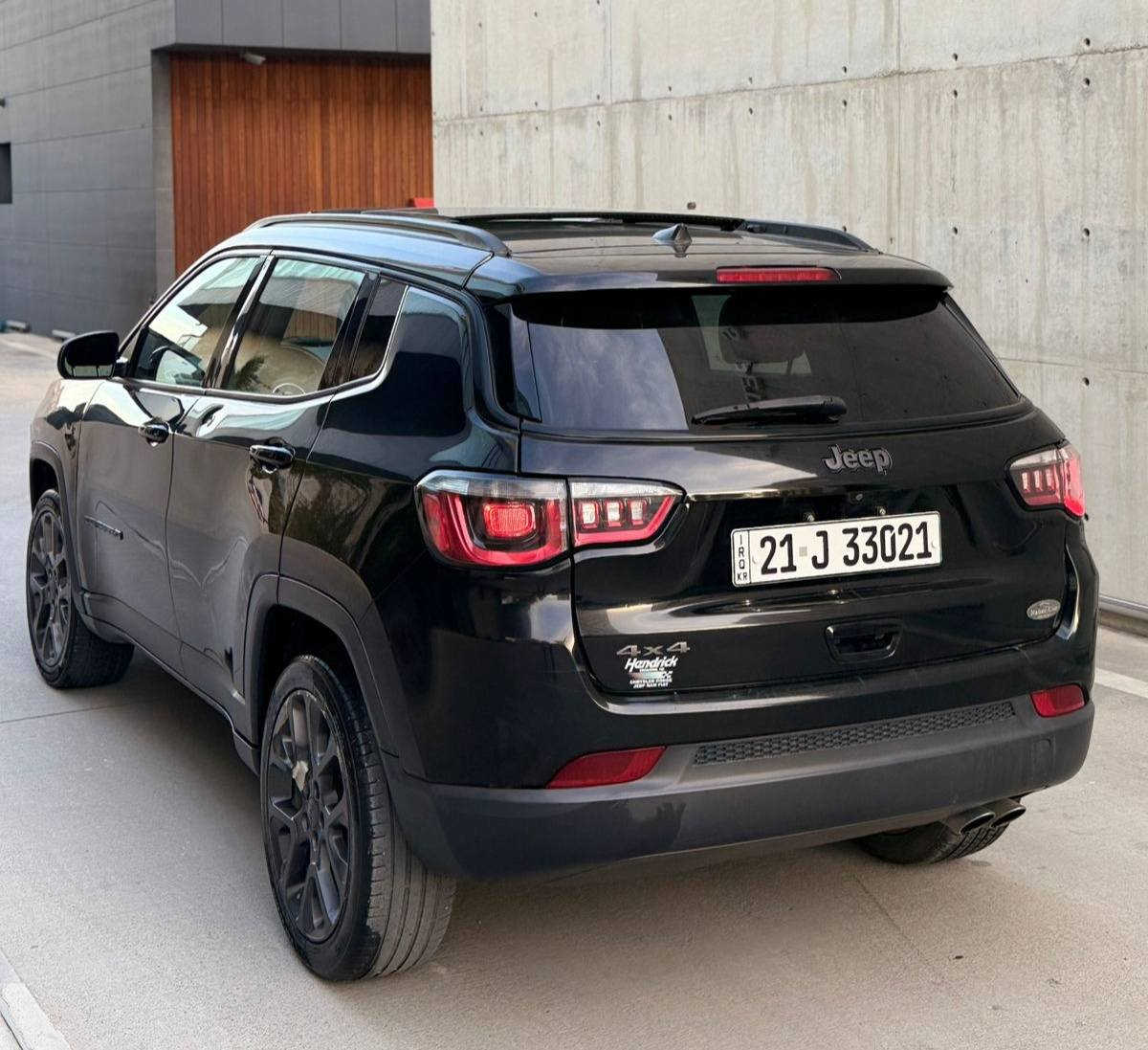 جيب كومباس Limited 80th Anniversary دفع رباعي 4×4
موديل 2021 لون أسود مع سقف أسود
نسخة فل مواصفات خاصة بذكرى 80 سنة لشركة جيب

💎 ســعــر ✅ ::  الــرد تلقائي📮

المواصفات
فتحة سقف بانوراما
مقاعد جلد
تشغيل وبصمة
أوتو هولد
رادار المسار ورادار النقطة العمياء
تبريد مركزي
بصمة الأبواب
دبل أكسل دفع رباعي
نظام صوتي Alpine
تول سقف وبلاچكتور
محرك 24 لتر بدون تيربو
شاشة كبيرة مع كاميرا
مقاعد كهرباء
عدة مواصفات أخرى

رقم الشاصي
3C4NJDEB4MT556907

ملاحظات
السيارة بدون صبغ
بدون إيرباك بدون داخل 

الكير والمحرك والأكسل بشرط
الرقم والسنوية جديدة وباسمنا

رقم صاحب السيارة
***********
