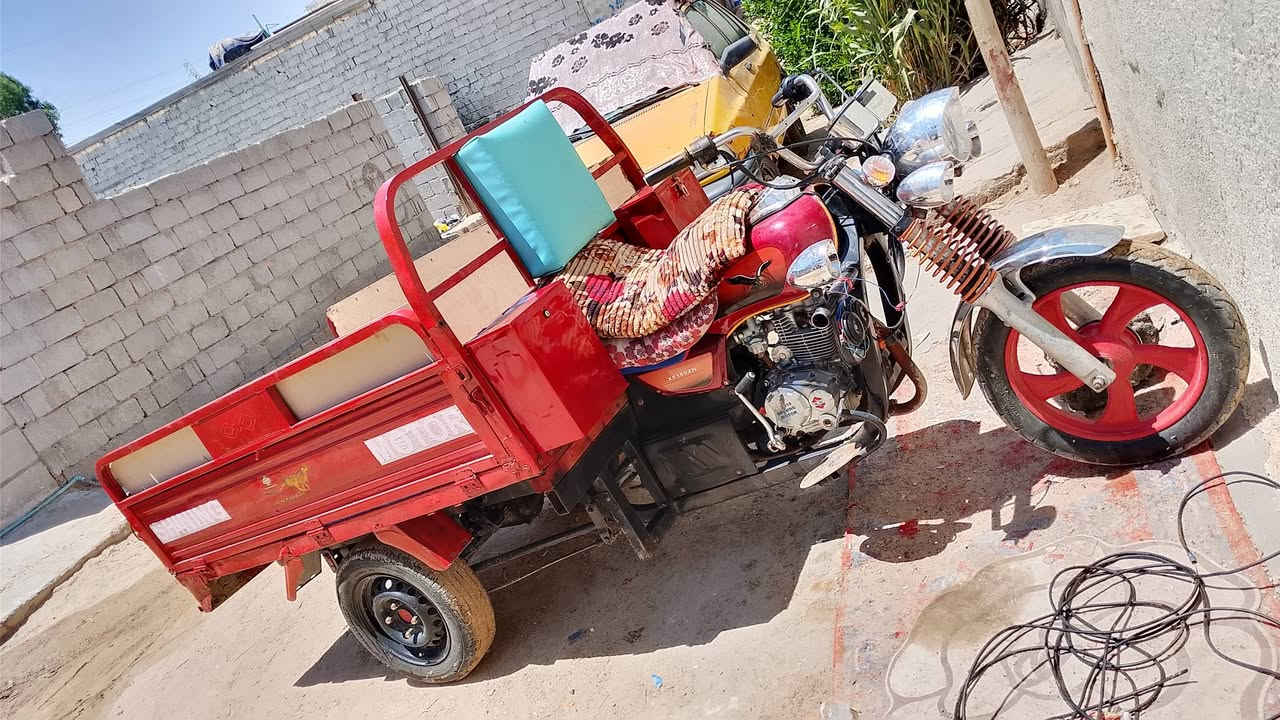 سلام عليكم ستوته موديل 13والمحرك 18خرسه مكينه ناعمه تعمرير جديد كهربايات كله شغاله نكره سلف تايرات كلهن جدد السعر مليون و450وبيها مجال قليل كربلاء الشبانات ***********
