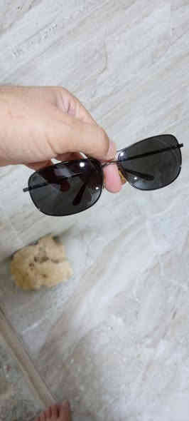 نظارة ماركة ويست ايطالي
تصنيع من قبل شركة ioves (مخصص لتصنيع النظارات و عنده خبرة 70 سنة)
قطعة راقية جدا
وزنه خفيف
تصميم انيق
قطعة نضيفة جدا
للاستفسار واتس اب ***********
