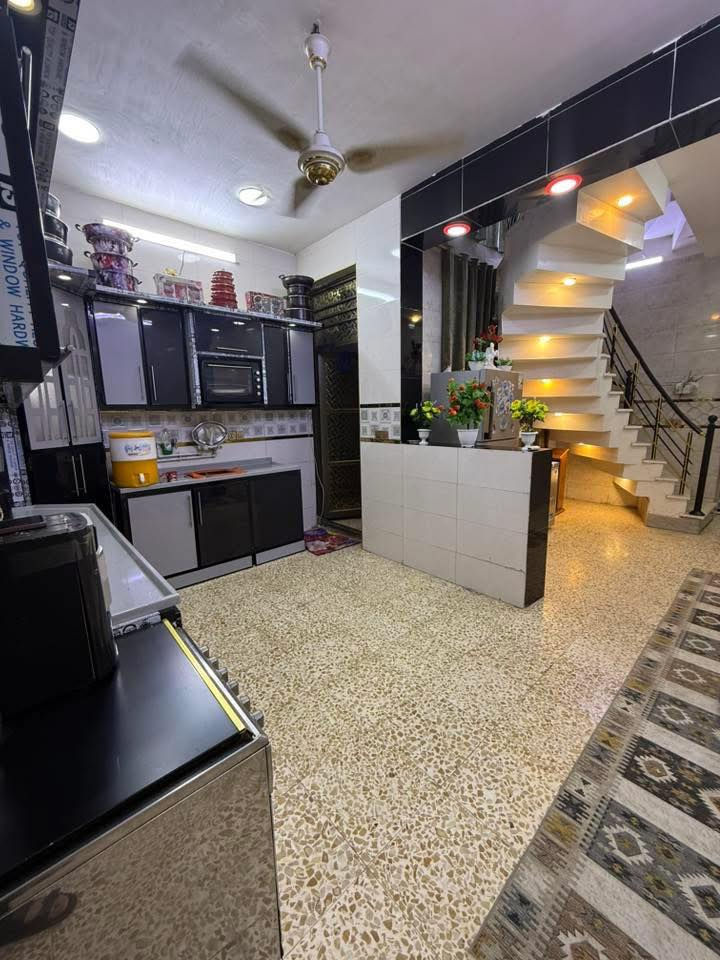 سلام وعليكم بيت  البيع 🏠 مطلوب قرض 🔙سكان موقع البيت 🏠 بغداد الحسينية 🏡منطقة الثلاثينات قرب مطعم جكن ✅
البيت  قاطين  ✅‏ استفسار رقم تلفون اتصال  📞 ***********
