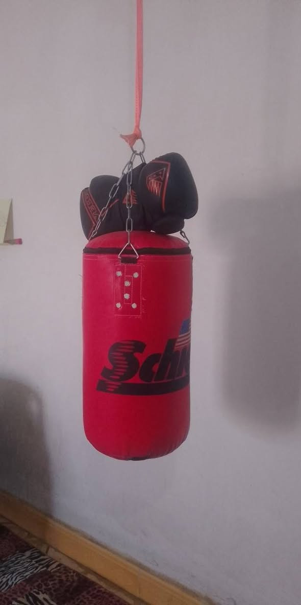 السلام عليكم غراض جديده و مستعمله.
مرجوحه عش عصفور حجم الكبير تتكبر وتتصغر عن السلسله ألبيه لون اسود قابل للتغير مستعمله شهر أخت الجديده سعر٨٥وبيها مجال ومتوفر توصيل
جيس ملاكمه مع قفازات مع تعليك سعر٦٠ وبي مجال غير مستعمل 
جربايه حديد نفر مستعمله سعرها٢٥ وبيه 
سكيت رول ولادي بناتي قياس من٣٥ ال٣٧ ويتعرض مستعمل شهر اخو الجديد سعر ٢٠وبي مجال
واتساب ***********
عنوان بابل 
متوفر توصيل.
#ادمنوافق
