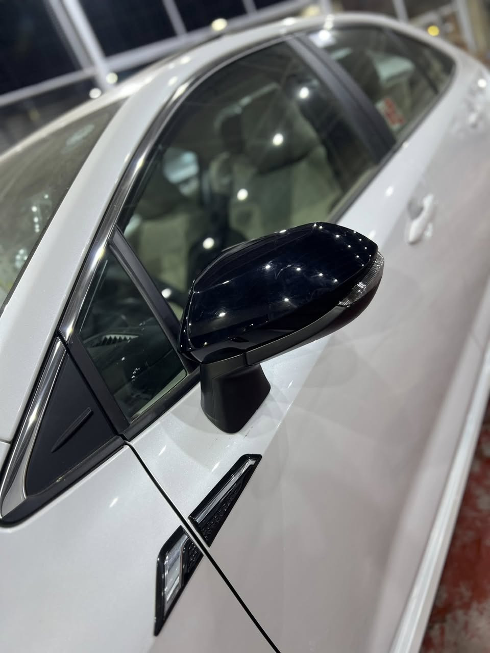 السلام عليكم 
النوع : تويوتا كورولا بانزين ( ساز) 
الموديل : 2024 
عداد المسافه : زيرو 
الرقم : اربيل ( مرقم كامل ) 
المواصفات : فول 1/1 
* محرك : 1800
* فتحة سقف (سلايد)
* عدادات دجتل 
* كاميرا خلفية
* تبريد قطعتين
* حساسات أمامي وخلفي
* تشغيل بصمة
* نظام المفتاح الذكي
* تحديد سرعة
* إنارة زينون دبل
* نظام صوتي
* شاشة
* داخلية لون أصفر (ناوزرد)
* نظام ECO
* بلوتوث
العنوان : بغداد - السيدية 
السعر : 205 وبيه مجال 
باقي التفاصيل الاتصال ؏ الرقم او واتساب 
***********
