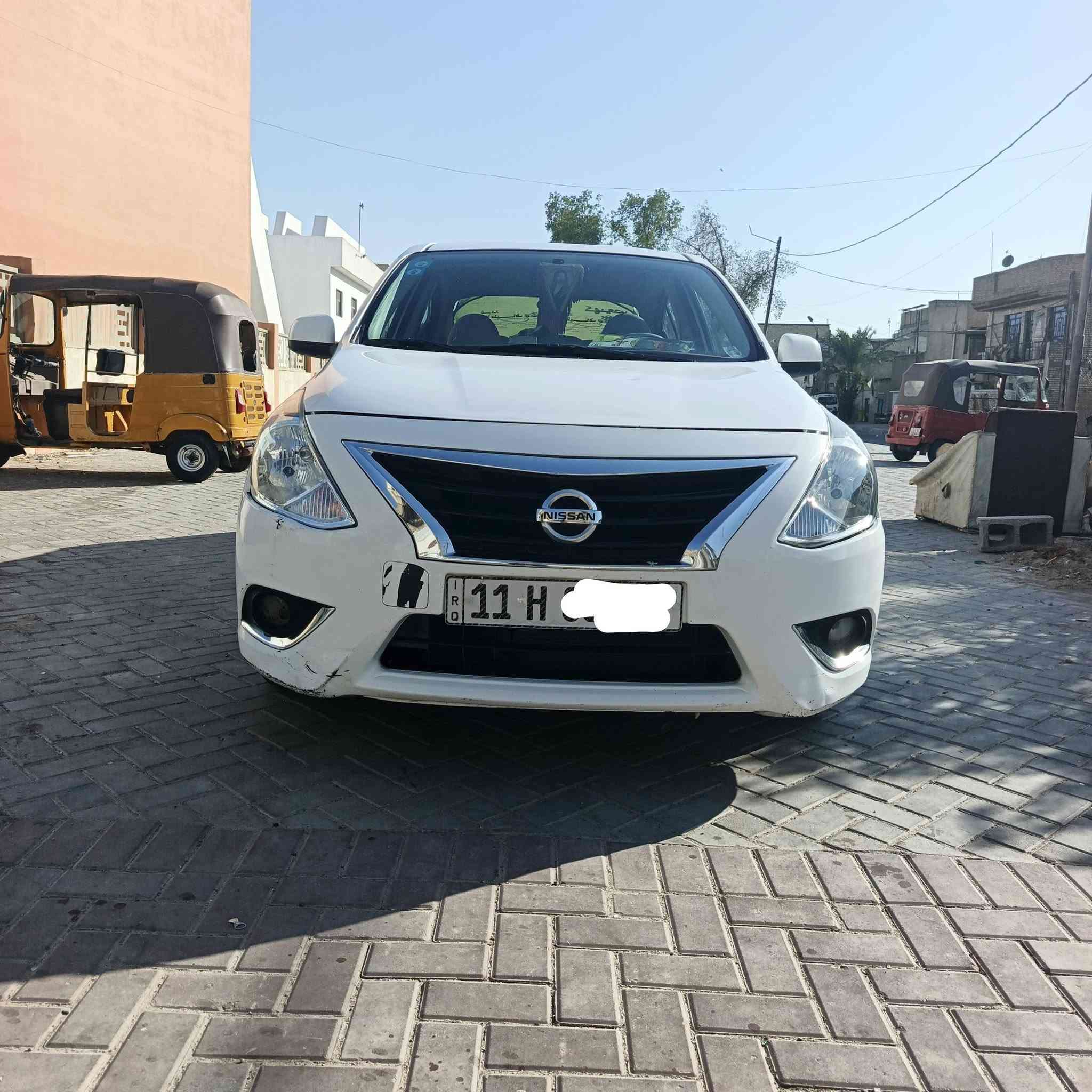 نيسان سني هندي موديل 19 ماشية 196 
كامرة شاشة سبير مانزل رقم بغداد بسمي سعر 97 ورقة 
***********
