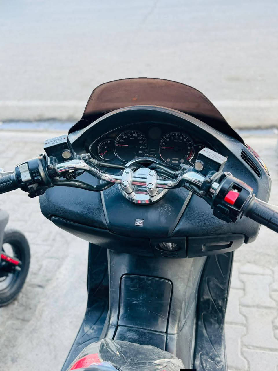 سلام عليكم دراجه فورزا 08دراجه جديده معنه لكلمه انطيك شرط معدل وشلعه دراجه ماشيه42الف دهن كله امزويل دراجه كير ملغي شادلهة اني هسه سستم سماعات ومسجل مي راديتر مبدل مخليلهة زيتي اصلي سعر دراجه مليون وميتين وبي مجال رقم مبايل ***********
