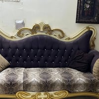 تخم ملكي • ١٠ مقاعد • نظيف جداً