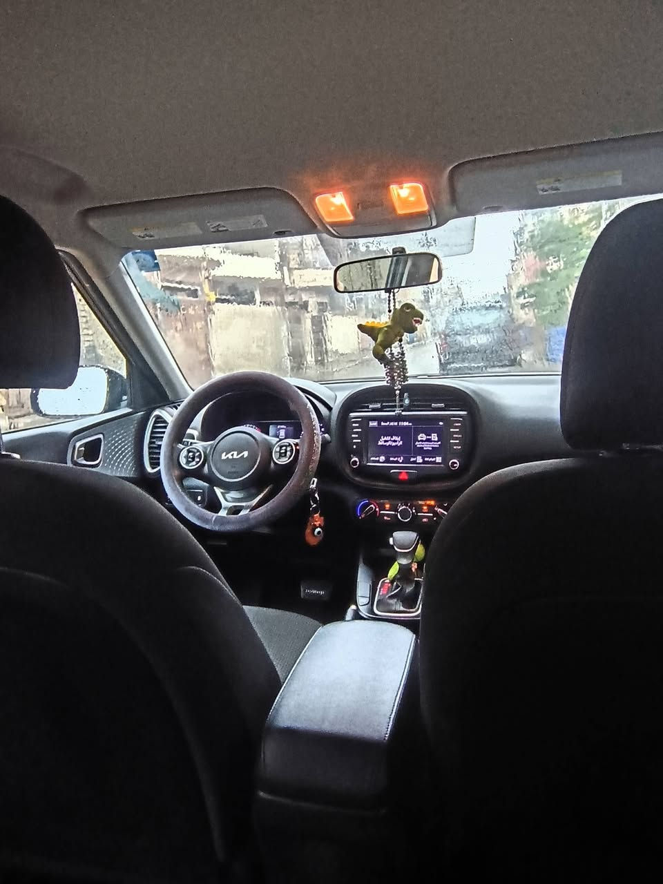 السلام عليكم للبيع كيا صول موديل 22 مكينه 2000دوش وارد امريكي رقم بغداد تحويل ثاني  يوم مواصفات صول معروفة ماشيه 60 حادث بنيد فقط ارباك سليم مكان سياره زعفرانيه للتواصل واتساب ***********
