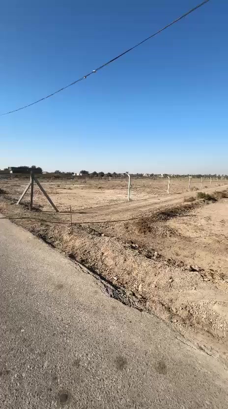 مكتب العداله للعقارات
( 6 ) دونم للبيع نزله ال نايف قرب دكتورة اصيل بالبدايه طابو بستان واجهة ٦٨ على التبليط مباشر كافه الخدمات موجوده ماء كهرباء تبليط نزله ال نايف باقي التفاصيل داخل الفيديو او الاتصال على الرقم *********** ابو عماد الظالمي *********** ابو محمد الظالمي عنوان المكتب في القشلة قرب مطعم ابو احمد او حسن المصور
