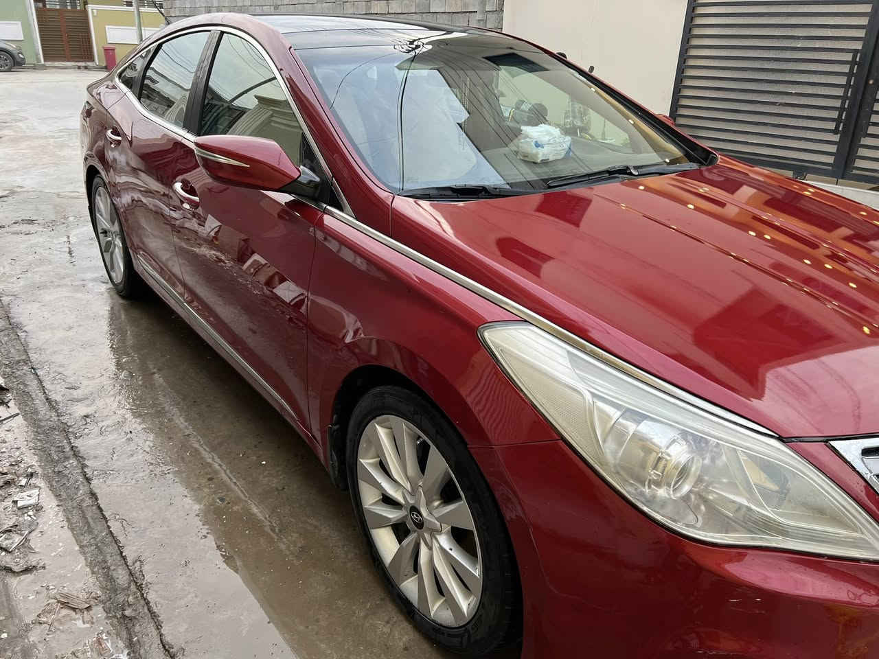 السلام عليكم شلونكم شباب الاعزاء 
موديل ٢٠١٣ 
باسمي 
السعر ١١٢ ورقه 
وارد خليجي
محرك ٣٠٠٠
الاستفسار على الرقم /***********
الله يرزق الجميع
