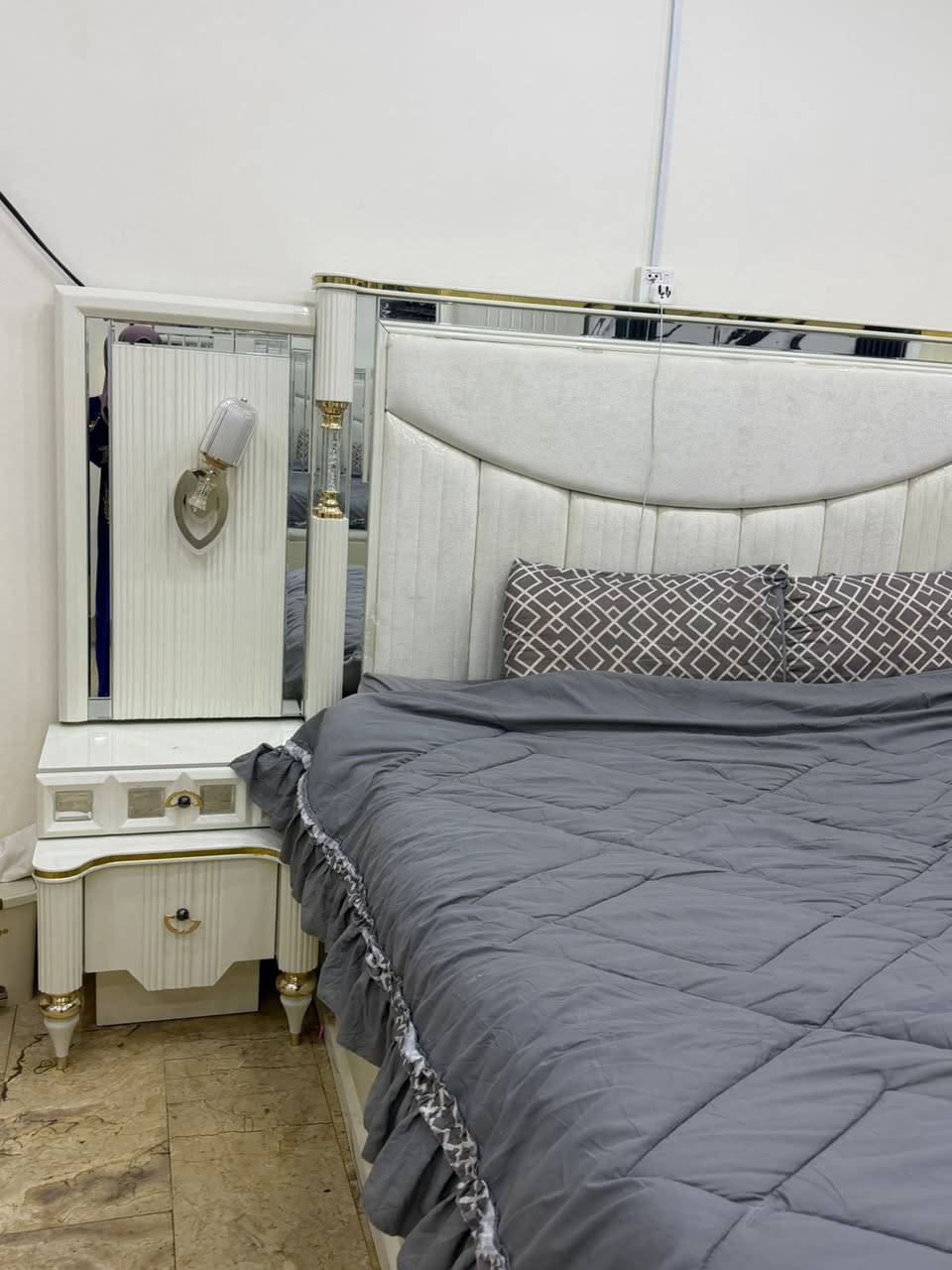 بيع غرفه نوم جديده 11 قطعه السعر مليونين


**إذا كنت صاحب هذا الإعلان وتريد حذفه لأي سبب، رجاءا أرسل رسالة إلى الدعم الفني**