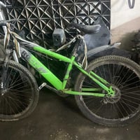 للبيع نضيف بس يحتاجله شويه غراض 07769698193