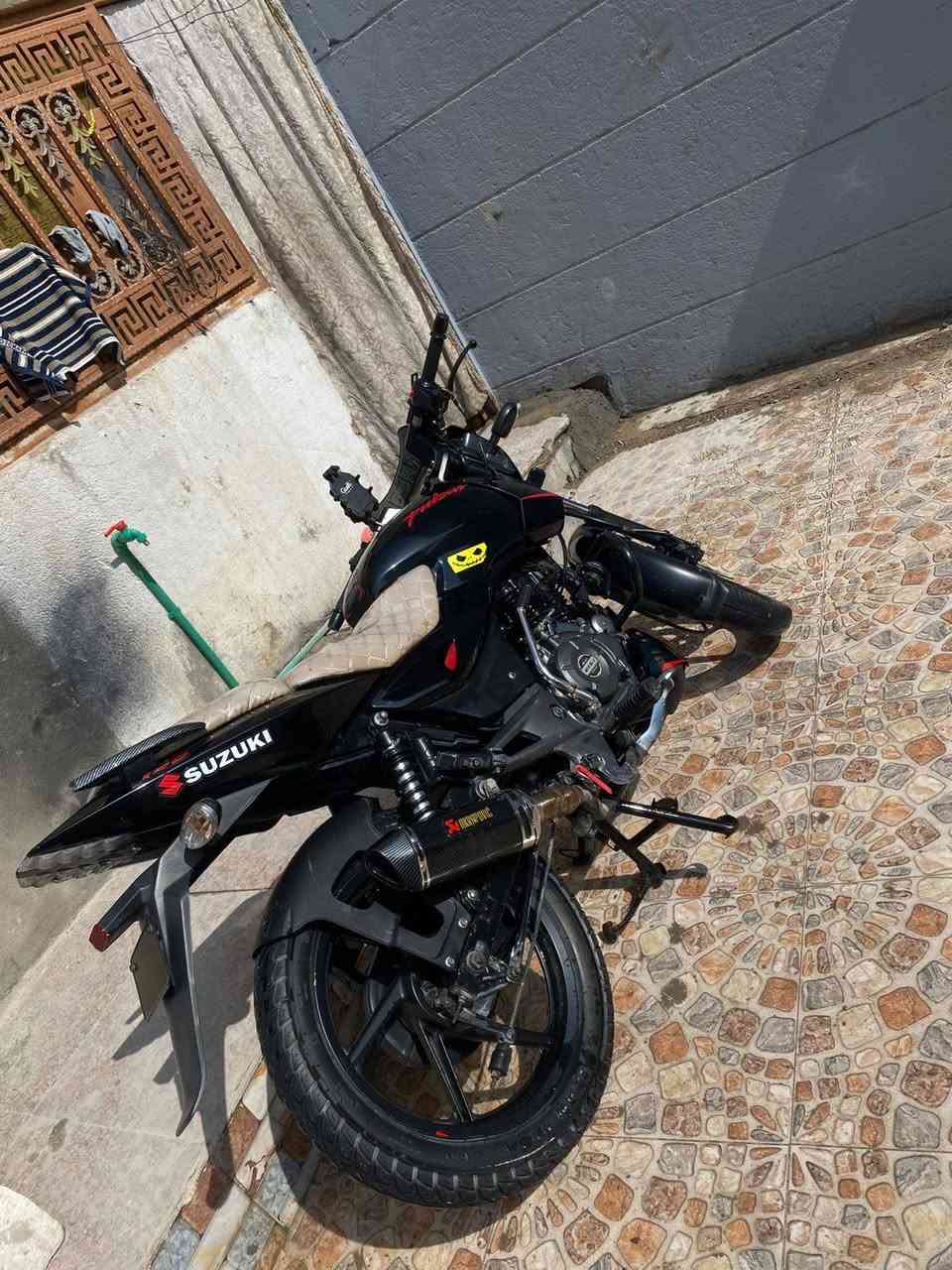 سلام عليكم دراجه بولسر أوراق اصولي مديل 2021دراجه كفاله عامه نكره سلف محرك كفاله لا دخنه ولا صوت لا نضوح لا مفتوح كله كفاله بيه منضومت زنون كزوز كاربون فايبر رياضي و البلادي هم موجود دراجه شلعه ومعدل شرط بظناش كير اول نمره جوه والبقيه فوك  نضام البطح عينه اشاير صطاب قفل كلشي شقل استخدام شخصي ابد ما مشتقله دلفري ابد دراجه كفاله عامه سعرها 1250وبيه مجال بصيط مكاني بصره ابو الخصيب رقمي***********
