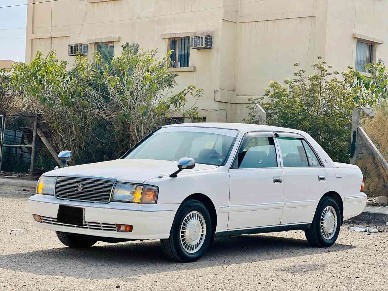 السلام عليكم للبيع كراون راس الثور لون ابيض موديل 1999سياره جديده مكفوله كفاله عامه ضربه وصبغ وتبديل 
رقم مثنى تحويل ثاني يوم السياره بالكارتون بعدها جديده كلش الاستفسار ***********
السعر 125 وبيها مجال بسيط بغداد, العراق
