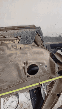 عندي اغراض البرنس فراشه للبيع ورقم موبايل 07700133817