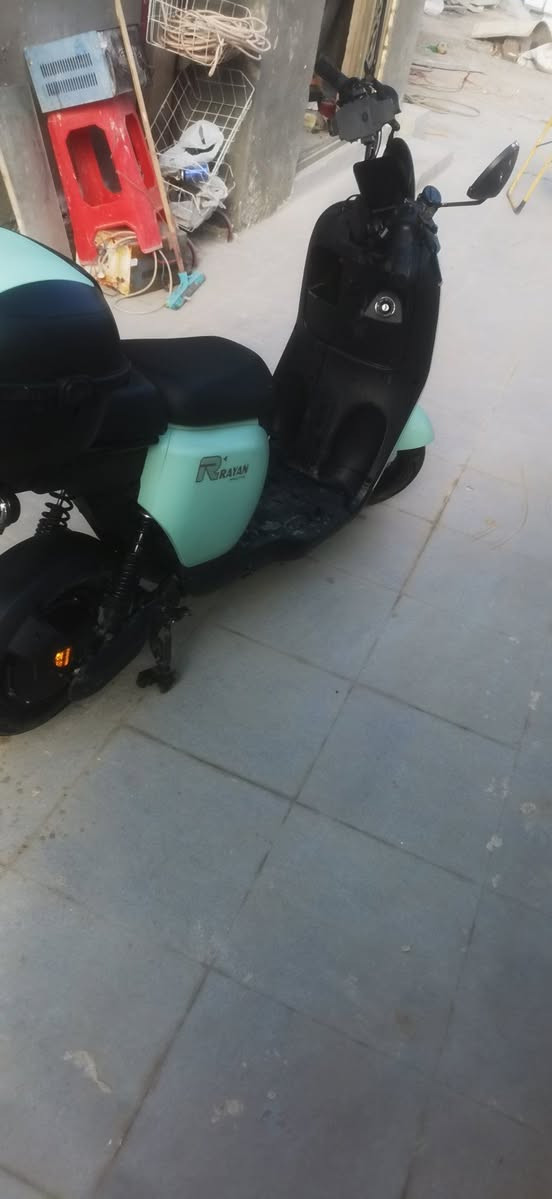 السلام عليكم
دراجة شحن ار الريان راكينك (ام الصندوك او بوليس الصغير)
ملف ١٢٠٠واط
مواصفات
سويج وبصمة تشغيل عن بعد
شاشة اعطال
سرعة ٦٥ الى٧٠ حقيقي ٦٠ بتطبيق ويز
تشتغل ٤او٥او٦ بطاريات
لايت عالي ناصي رماش 
شلعة قوية كلش معروفة بدراجات الريان 
البيع بدون بطاريات   ويوجد بطاريات ليثيوم فوسفات جديد جميع الاحجام
السعر ٣٥٠ الف وبي مجال
مكاني كربلاء 
***********

