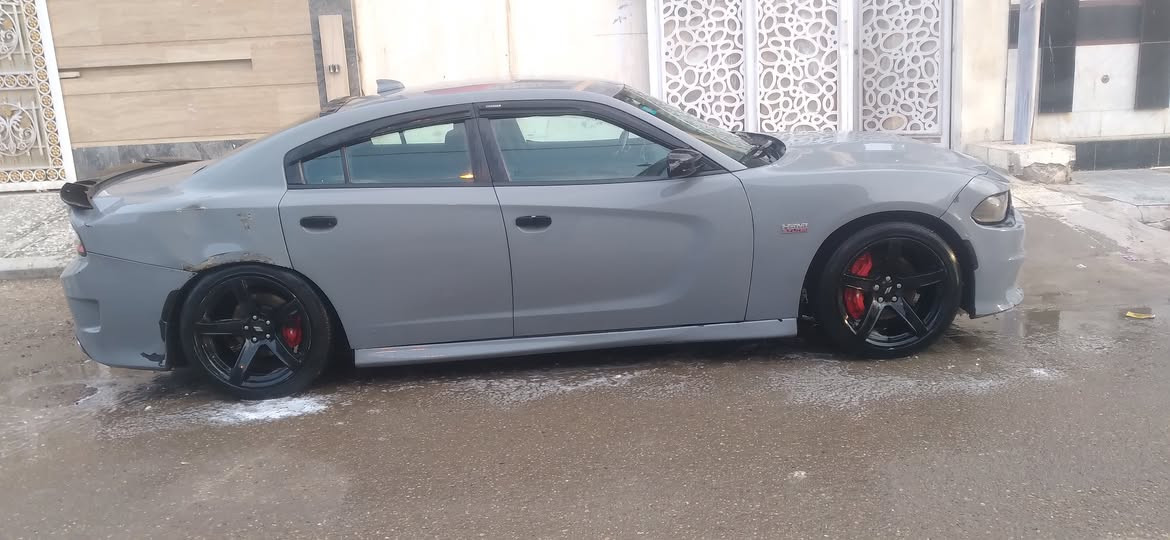 السلام عليكم جارجر 2016 RT بدون ايرباك تغير لون من فيلي إلى سمنتي رقم بغداد السعر 155 ورقه منضومه غاز كير ومكينه  جاهزه اتصال ***********
