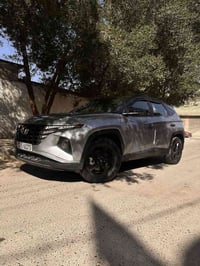 السعر 155 السلام عليكم :هيونداي توكسان SEL  صبغ عام بدون دواخل نهائياً...