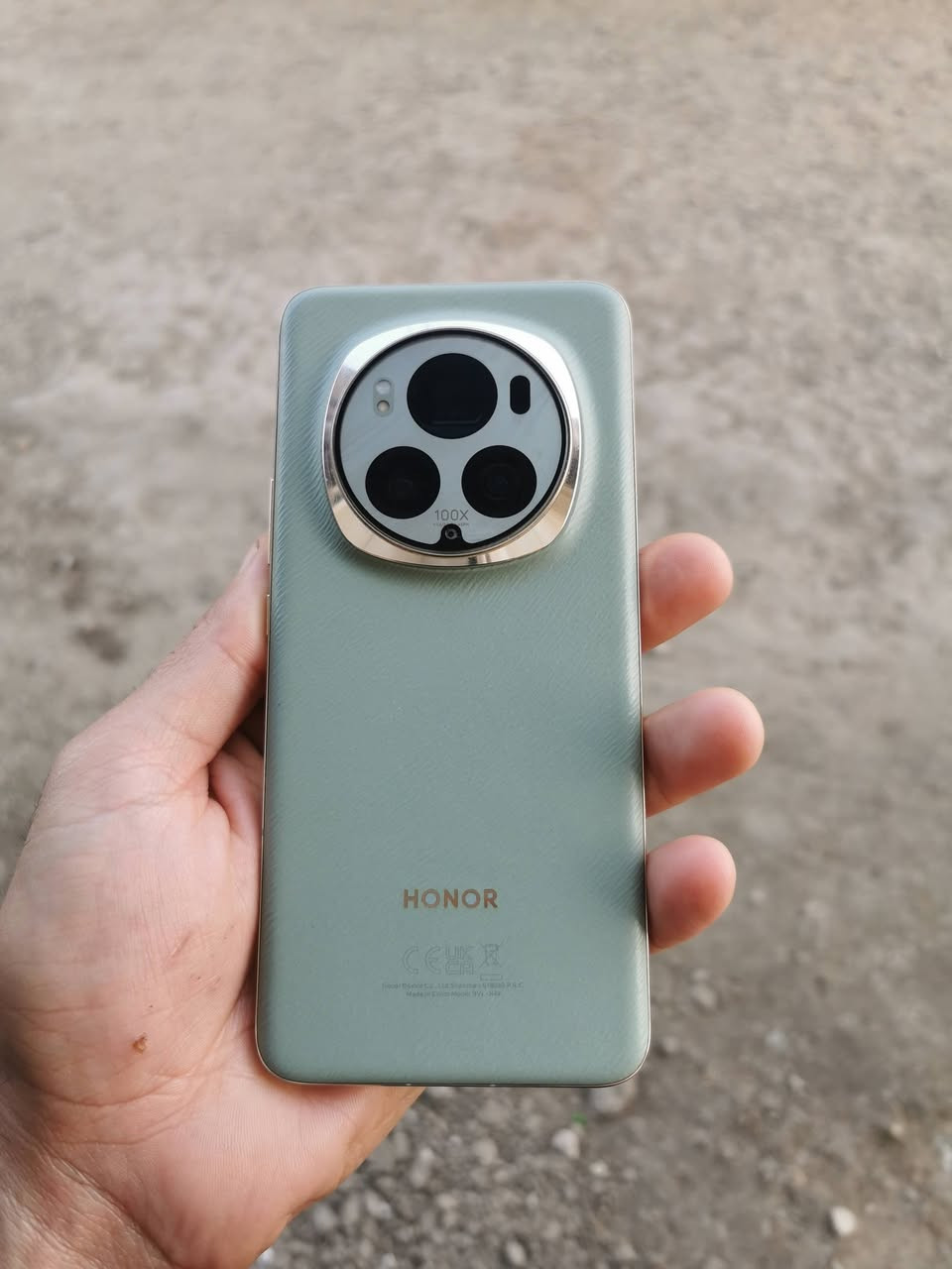 السلام عليكم للبيع قفل 600 الف مراوس شنو عندك نزل ونتفق 
هونر ماجيك 6 برو النسخه العالميه نظافة الجهاز 💯 بل 💯  ذاكرة الجهاز 512 عشوائيه 12+12 المعالج سناب دراكون 8gen3
ملحقات كامله 
مكاني بابل .لايوجد توصيل


**إذا كنت صاحب هذا الإعلان وتريد حذفه لأي سبب، رجاءا أرسل رسالة إلى الدعم الفني**