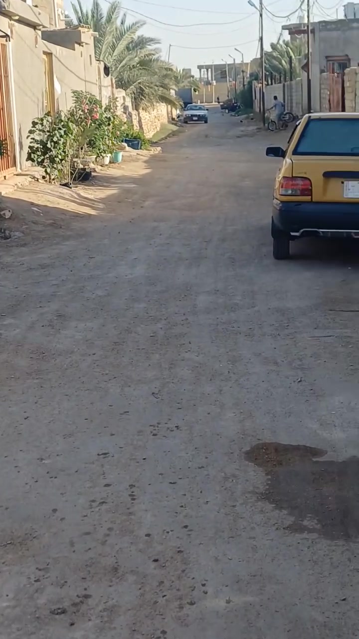 بيت زراعي للبيع المساحه ٢٥٠م خلف علوه المخضر بناء بلوك رباط  عكاده يتكون من غرفه ومطبخ وبراني  خدمات كامله للإستفسار على الرقم ***********أو مراجعه مكتب الجبل مقابل علوه المخضر
