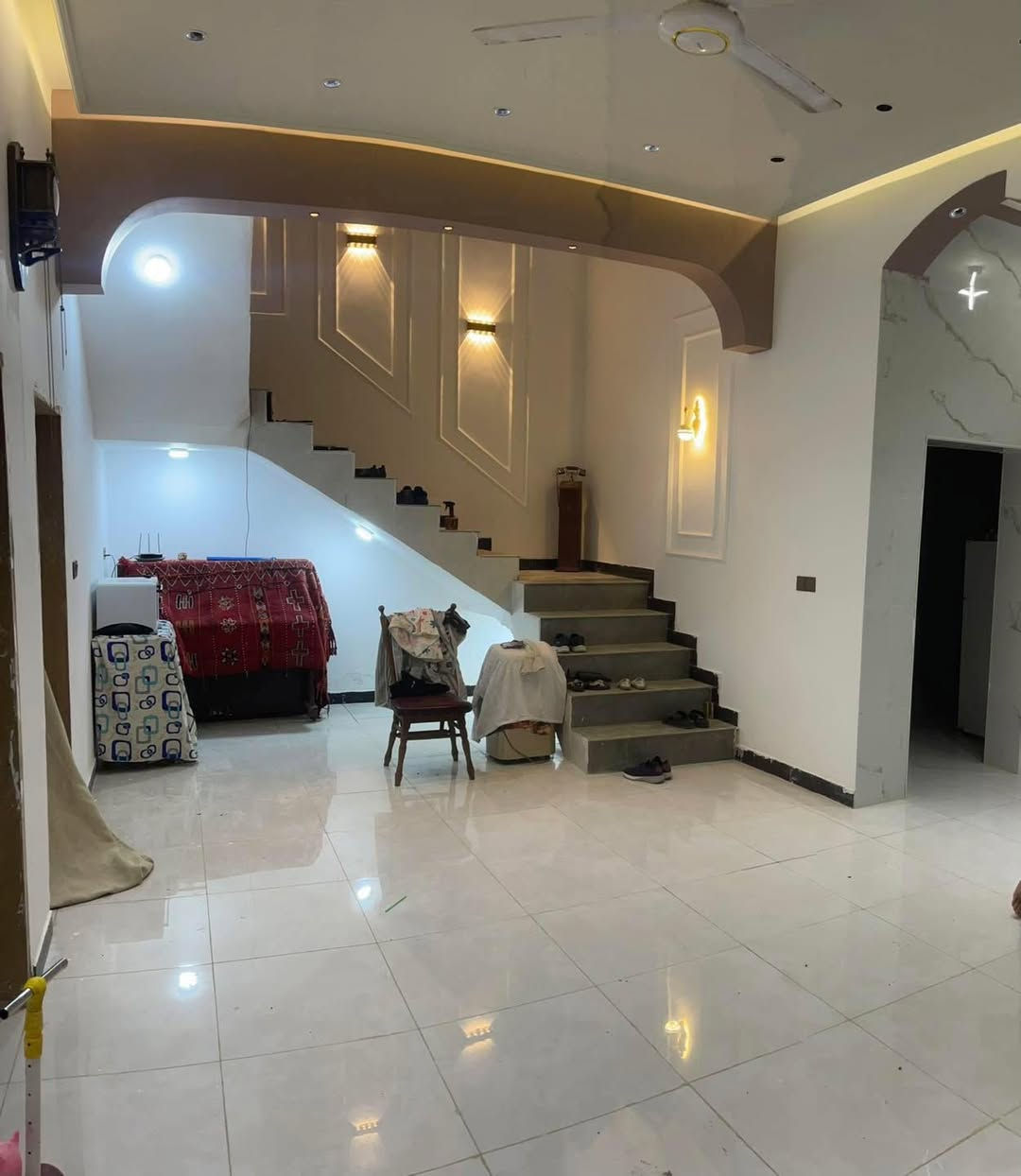 . دار للبيع حي النفط الزراعي جهة دكتور احمد مطر 

 المساحه (200) متر واجه 10 ونزال 20 سنة البناء 2025

بناء حديث  السقف اعكاده  طابق واحد 

غرفتين. وصاله واستقبال مطبخ ومجمع صحي داخلي وخارجي 

السعر (90) 

للاستفسار الاتصال ع الرقم (***********)
