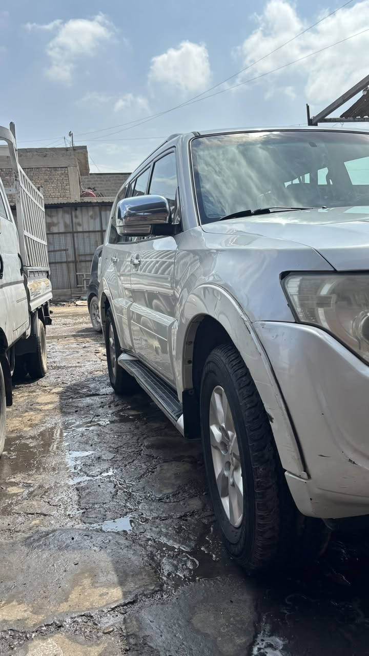 السلام عليكم
سياره باجيرو موديل 2014  سياره فول ضربتها قطعة صبغ بالجاملغ الخلفي بيها تكحيل قليل رقمها (كربلاء) سعر خاص تواصل واتساب على هذا رقم (***********)
