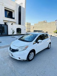 للبيع نيسان فيرسه 2016 كير اوتوماتيك  محرك 1800 مكفول  ABS بريك عدادات...