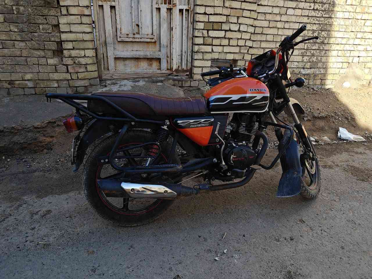 دراجه دايوان 23 مرقم باسمي كفاله عامه الدراجه نضيفه مكينه 200cc السعر 2400 وبيهه مجال للطيبين مكاني بغداد الامين *********** واتساب موجود
