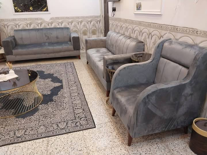 ‏دوشمه تخامه حسب نوع التخم
‏تحويل القديم إلى جديد بجوده عاليه
‏يوجد تفصال جديد وحسب الطلب
‏🟩المواد المستعمله درجه اولى 🟩
‏👇👇👇👇👇👇👇👇👇👇👇👇👇👇👇👇
‏* سفنج مميز 
‏* القماش تركي حسب طلبكم
‏* تتوفر جميع الالوان 
‏* ضمان 
‏❤️ العنوان الناصريه الاسكان الصناعي
‏❤️قرب مولد ابو رياض
‏للطب والأستفسار الرجاء مراسلة الصفحه او 
‏الاتصال واتساب ***********
‏
