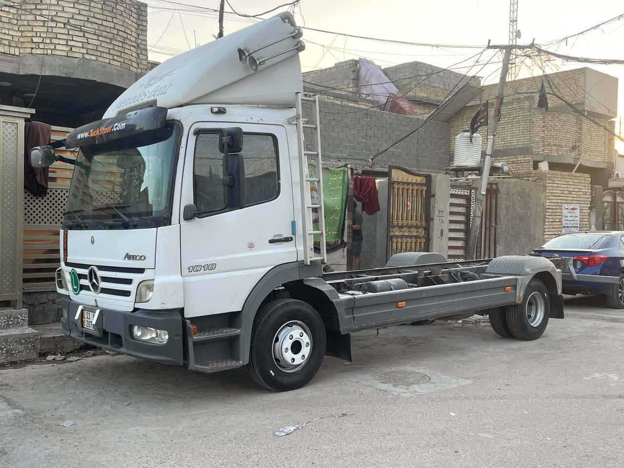 السلام عليكم
مارسدس اتيكو موديل 2002 الطول 6 ونص سيارة تخم تاير جديد صدر جديد مكينة وكير كفالة ... العنوان بغداد 

*********** ه
