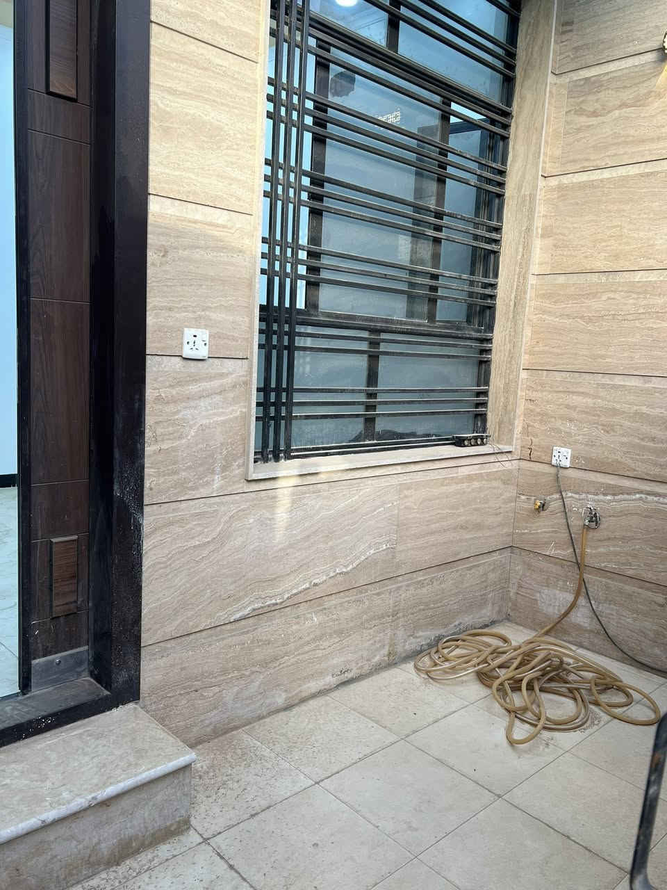 بيت للبيع زيرو مساحة 60 متر
العنوان حي القاهرة بظهر تانكي مي قاهرة📍
يحتوي على صالة مطبخ خدمات غرفة نوم
طابق الثاني غرفتين نوم مع الخدمات 

للاستفسار: ***********☎️
