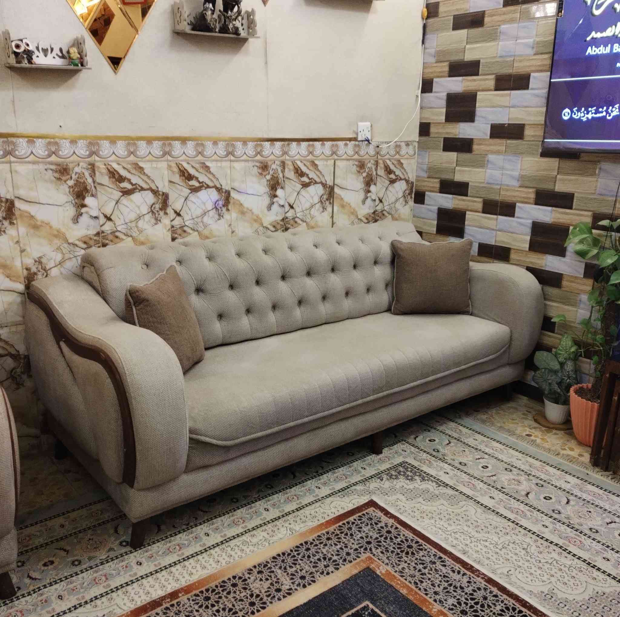 تخم تركي مودرن ٧ مقاعد قلاب القنفة الجبيرة نظام سرير تصميم حديث قوي تكمة ثكيل خشب بلوك وسيورة  اسفنج طبي بلوستر ظغط سوفت قماش تركي نوع خاولي  استخدام قليل اخو الجديد شخط ما بي نظافتة ١٠٠ ٪ نظيف جدا مبي اي ضرر... ٥٧٥ وبي مجال بسيط للشراي بغداد, العراق


**إذا كنت صاحب هذا الإعلان وتريد حذفه لأي سبب، رجاءا أرسل رسالة إلى الدعم الفني**