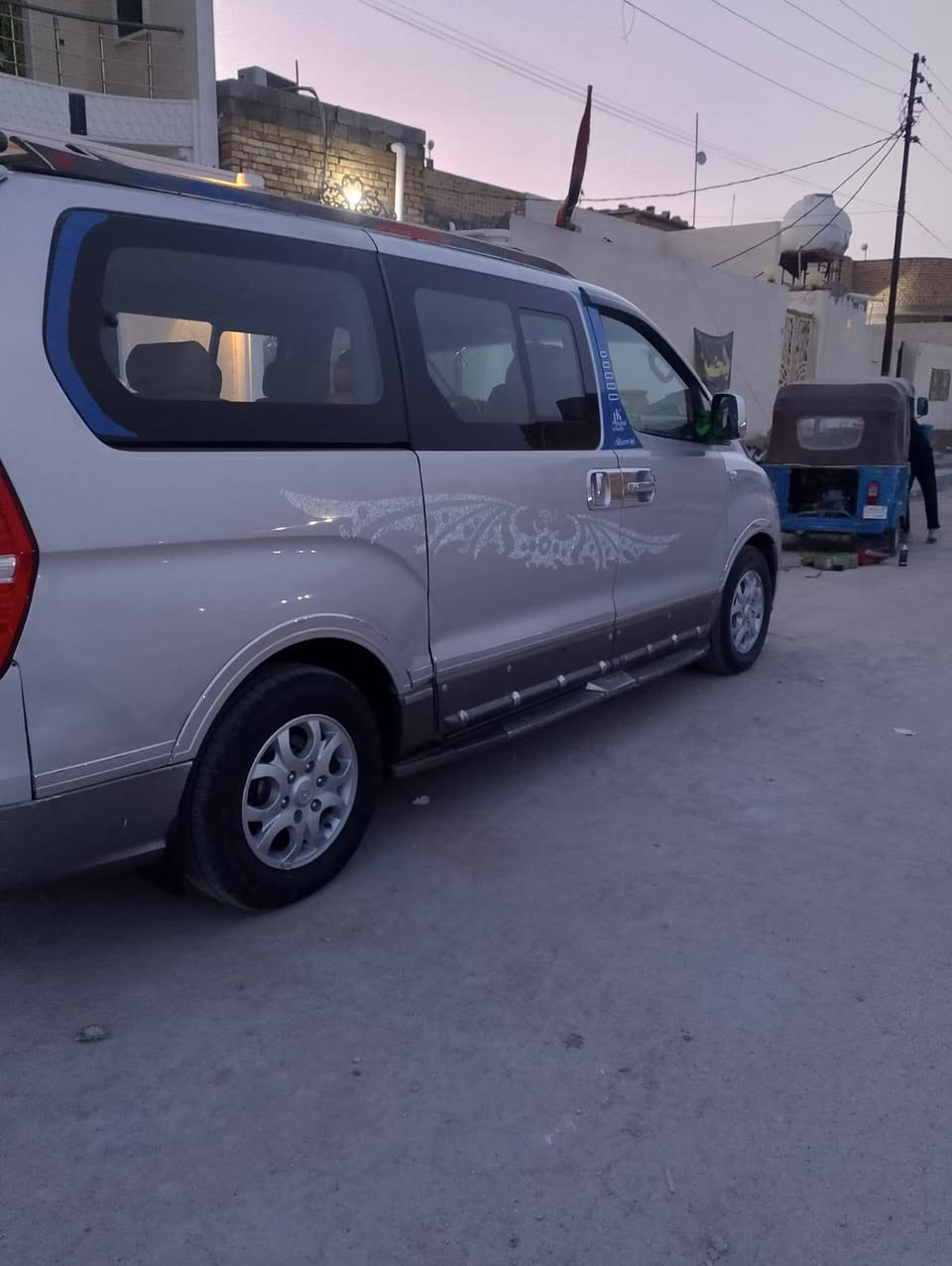 السلام عليكم ورحمه الله وبركاته للبيع والمراوس استاركس مسكر اصل موديل ٢٠٠٨ رقم بصره دولي. السياره  جديده وجاهزه مكفوله السياره  *********** الاثير
