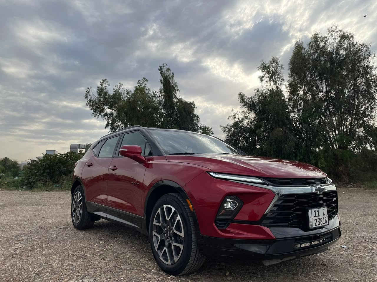 -السلام عليكم
Chevrolet Blazer RS 2023
* محرك 3.6 لتر V6
* قوة 308 حصان
* ناقل حركة أوتوماتيك 9 سرعات
Apple CarPlay + Android Auto + إنش 10 شاشة *
Bose نظام صوتي *
* شحن لاسلكي
* كاميرا خلفية + حساسات
* نظام أمان متكامل
* مقاعد جلد رياضية (RS)
* تبريد وتسخين مقاعد
* تشغيل بصمة
* إضاءة LED كاملة
باقي المواصفات معروفه ، مكان السياره بغداد
السياره ماشيه 28.300km
صور الحادث مرفقه
السعر $19.000
للاتصال ***********
