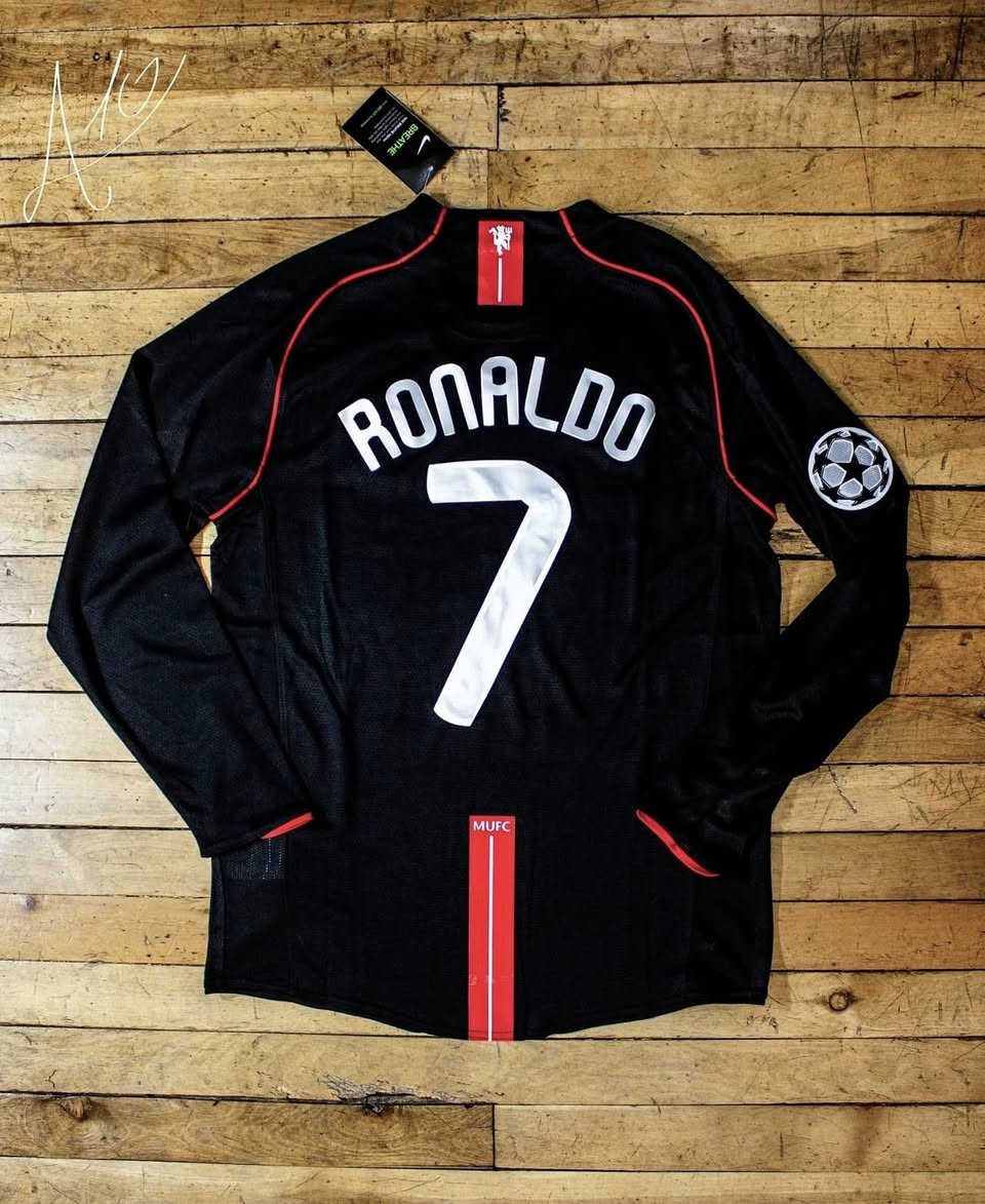 دريس رونالدو 2008  شتوي الأصلي
السعر 23 مع التوصيل 
قياس لارج واكس لارج و اكسين 
للحجز واتساب *********** 
يرهم شلعة
